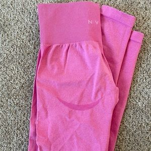 Nvgtn medium brand new countour seamless leggings in bubble gum pink.